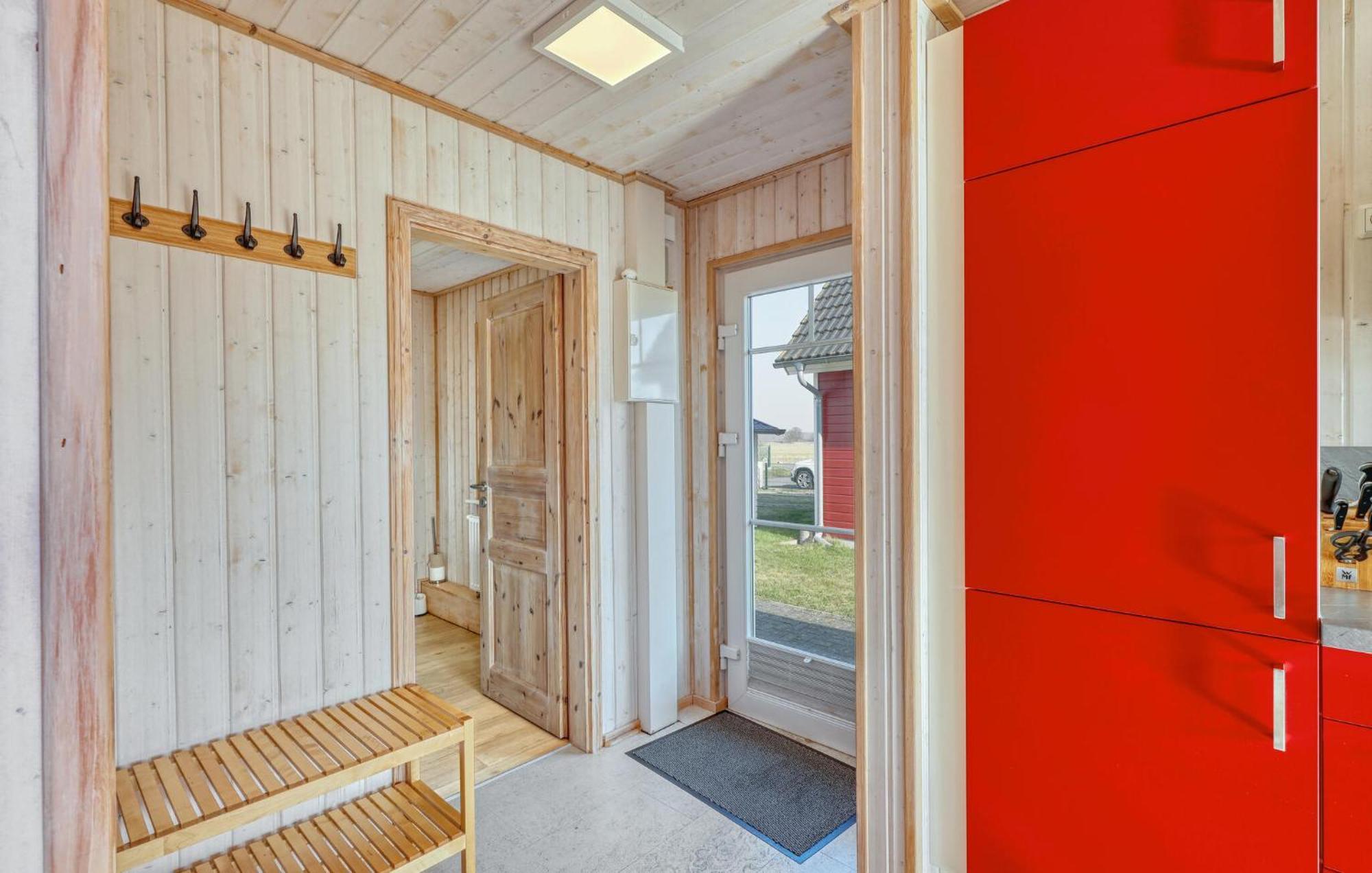 2 Bedroom Stunning Home In Zerpenschleuse Exterior photo
